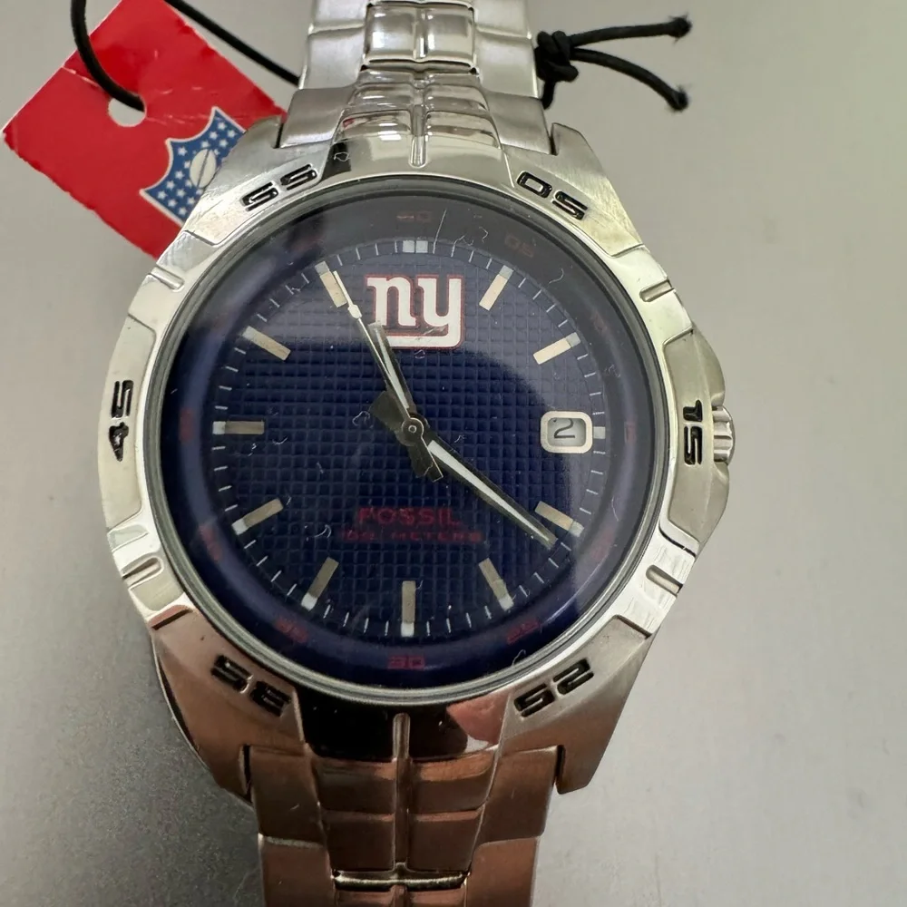 FOSSIL WATCH NFL EDITION - Picture 1 of 4